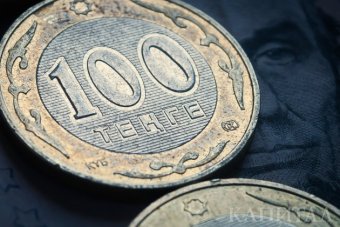 Тенге не отступает, Казахстан