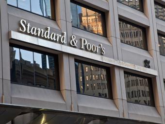 S&amp;P снизило прогноз по рейтингу России