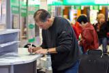 Declaring over &euro;10 thousand in cash when crossing the border