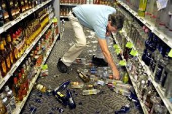 Нужно ли платить за разбитые бутылки в супермаркете: ответ юриста