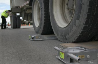 В Украине будут бороться с перегрузом фур на дорогах