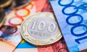 Тенге ослаб на бирже после пяти выходных
