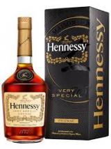 Фонд гарантирования вкладов решил продать кредиты импортера коньяка Hennessy и ряда вин