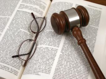 Закон о заочном рассмотрении уголовных дел создает предпосылки для передела собственности, – юристы