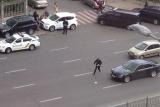Арешт &laquo;хабарників Луценка&raquo; в Києві: протоколи затримання відлітали під колеса машин