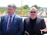 Петр Порошенко: масштабный ремонт дорог в Днепропетровской области стал возможным благодаря децентрализации