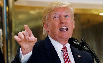 Трамп обвинил Facebook и СМИ в заговоре против него