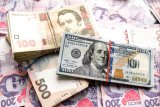 По 40 грн за доллар не идет - НБУ