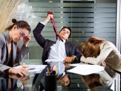 Tax officers explained the issue on calculating the advances in reducing income tax for 2013