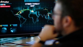 Apple и Google отказались бороться с кибератаками