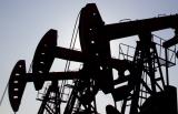 Цены на нефть остаются в районе майских минимумов