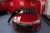 Акції Tesla впали на 5% на фоні жарту Маска про банкрутство