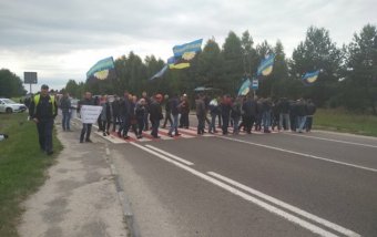 У Волинській області страйкують шахтарі: перекрили міжнародну трасу і відмовляються вийти з шахти