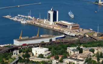 &laquo;Поштарі&raquo; Гройсмана завели на Одеський порт &laquo;прокладку&raquo;, яка вдвічі зменшує прибуток держави