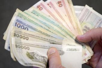 Беларусь снизила сбор с покупки валюты до 20%