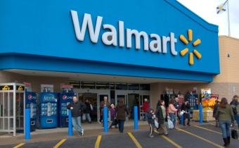 Wal-Mart Pays 200 Million Dollars as Bonuses to Employees